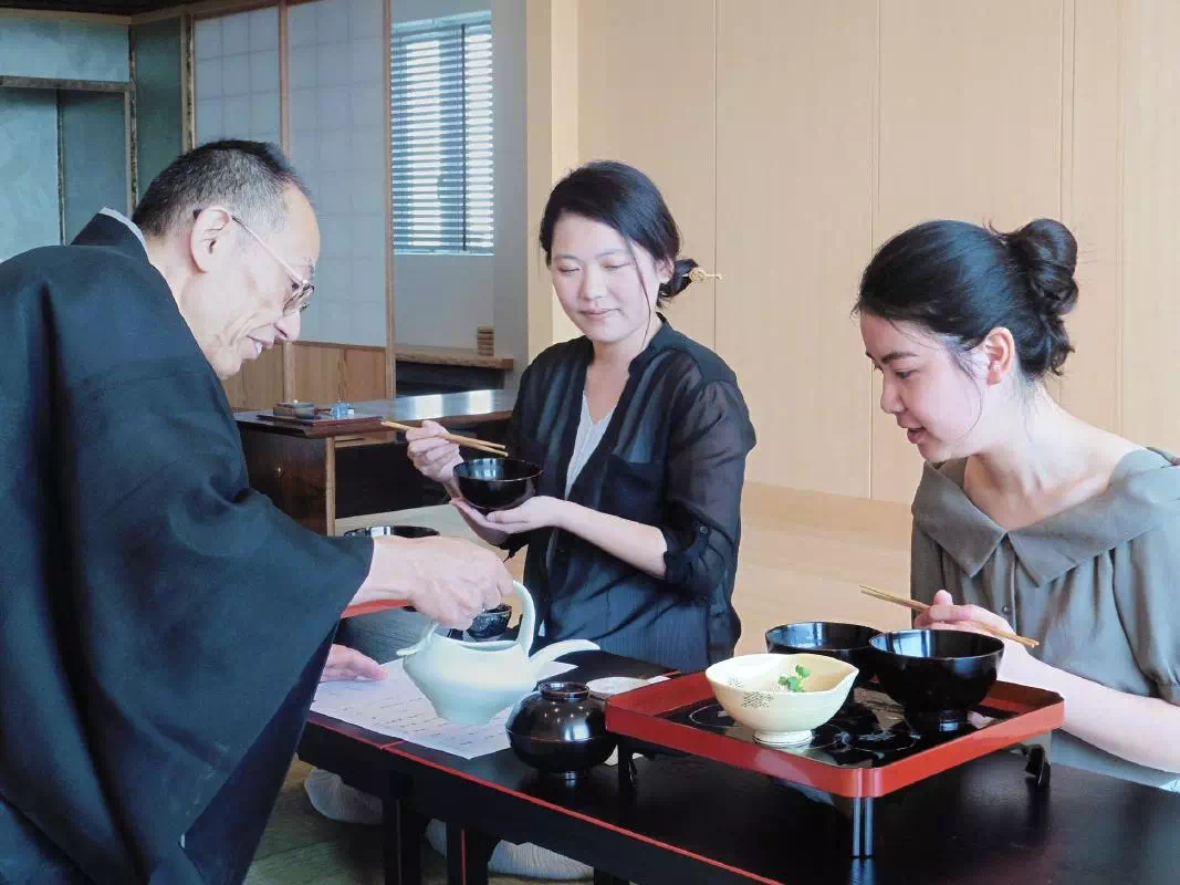 Classic Tea Ceremony with Full Cha-Kaiseki Cuisine and Matcha Green Tea in Tokyo