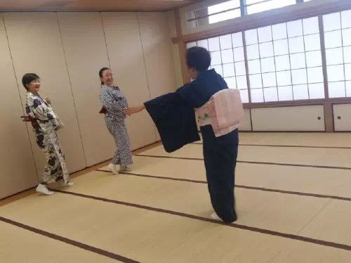 Japanese Classical Buyo Dance and Kimono Wearing Lesson in Tokyo