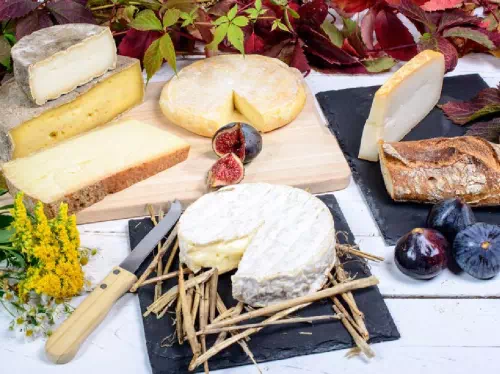 Grands Crus Premium Paris Wine Tasting Experience with Cheese and Charcuterie