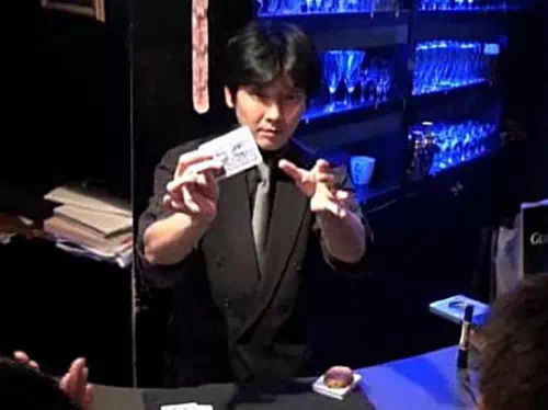 Reservations for Magic Show Bar and Drinks in Shinjuku, Tokyo
