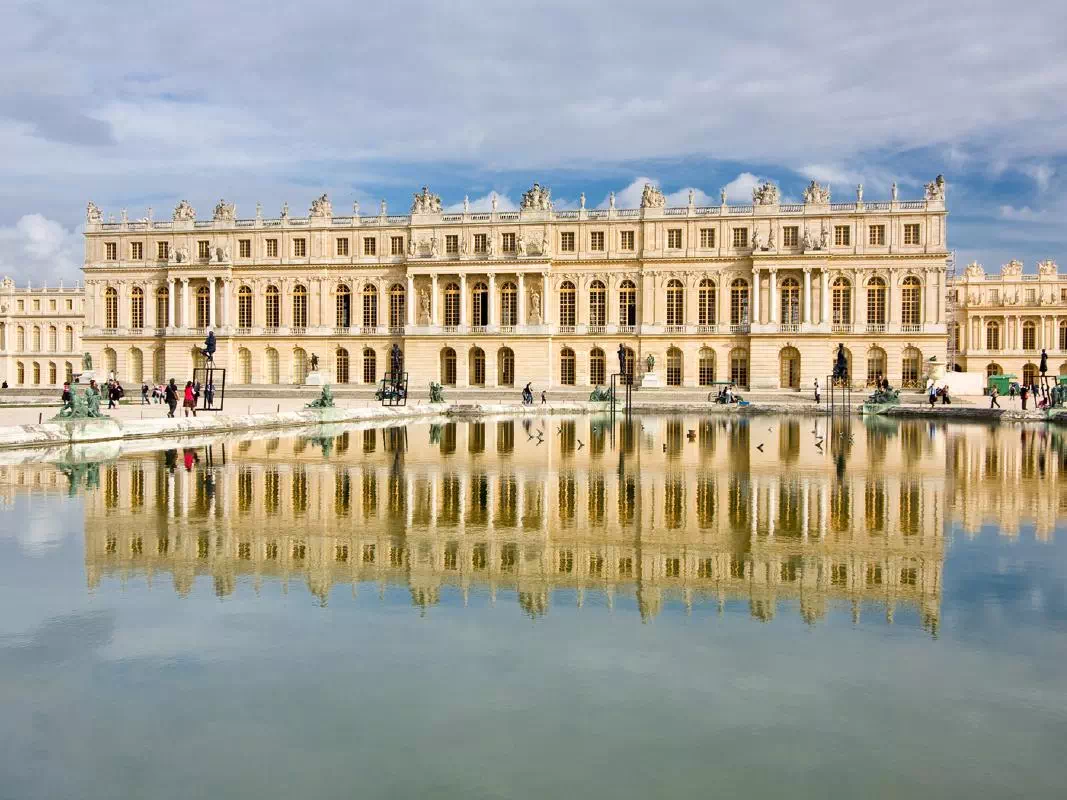Versailles from Paris Skip the Line Half-Day Audio Tour with Minivan Transfers