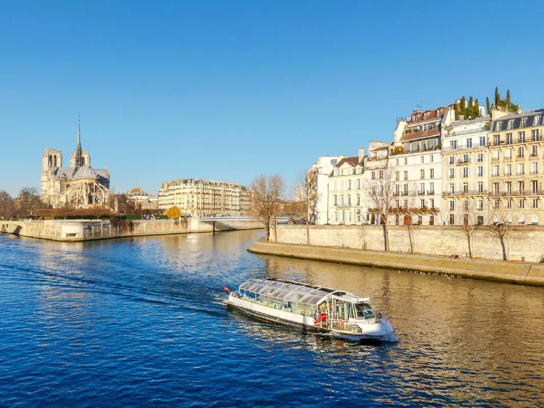 Bateaux Mouches Paris Seine River Lunch Cruise