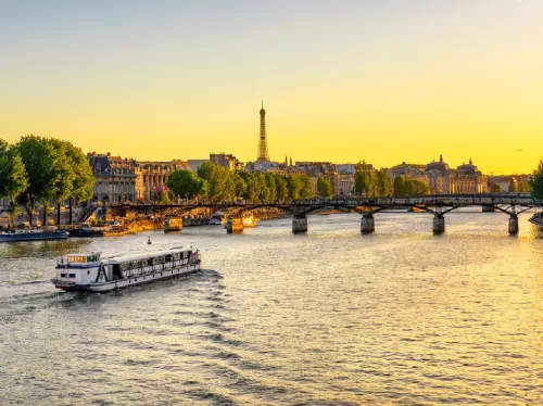 Bateaux Mouches Paris Seine River Lunch Cruise